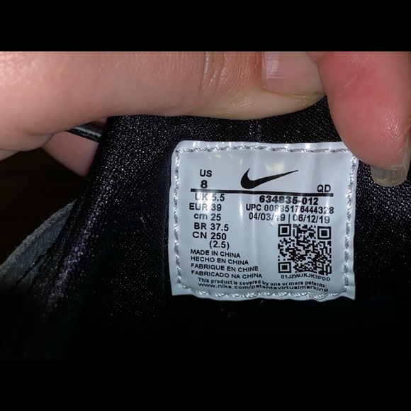 Nike Air Hurache (like new) - Picture 4 of 6
